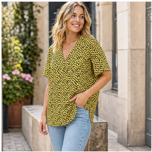 Angelle Milan Shirt - Geel Zwarte Hartjesprint - sfeerbeeld
