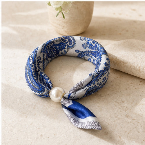 HS Parelsjaal Satijnprint - Meerdere Prints - Blauw Paisley - sfeerbeeld