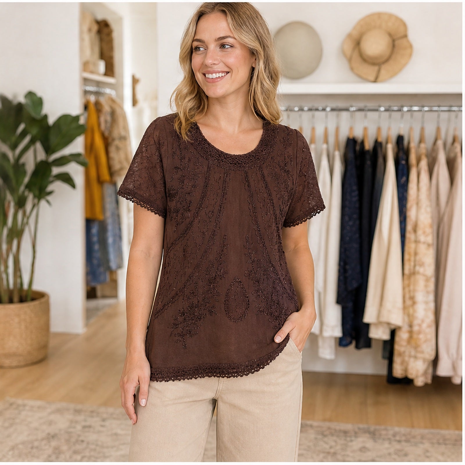 HS Shirt - Meerdere Kleuren - Donkerbruin Borduursel - sfeerbeeld