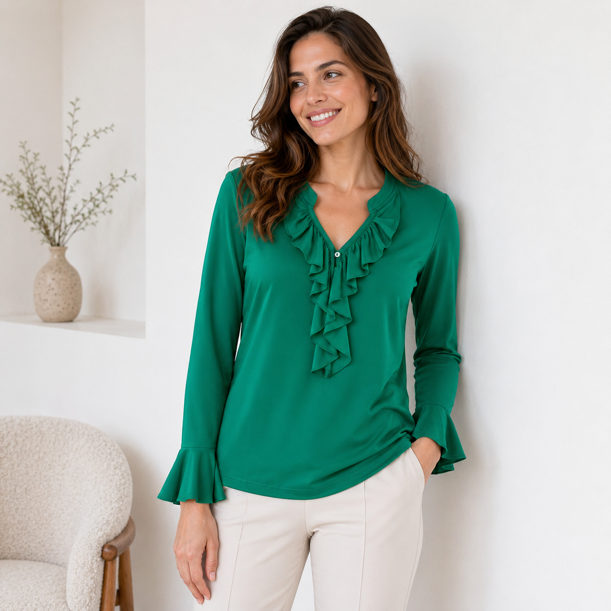 Signature top green ruffle - In situatie sfeerbeeld