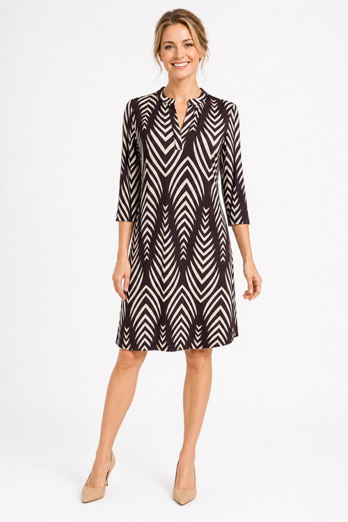 Angelle Milan Travelstof Jurk - Chocolade Crème Chevronprint