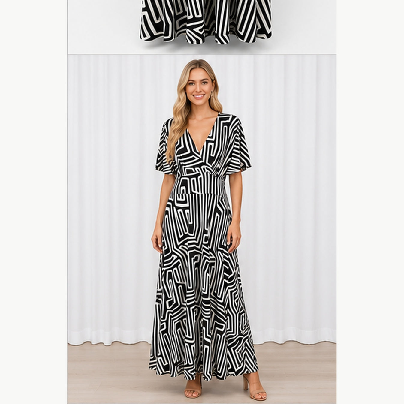 Jimi Fei Paris Maxi Jurk Dames - One Size - Zwart Wit Geometrische Lijnen - on model