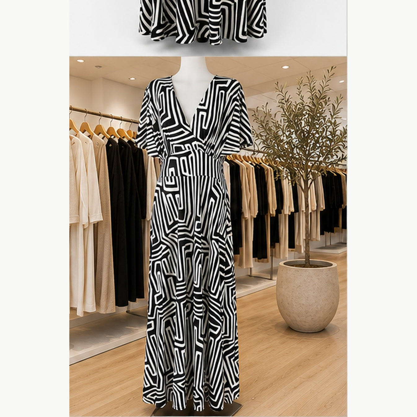 Jimi Fei Paris Maxi Jurk Dames - One Size - Zwart Wit Geometrische Lijnen - in setting