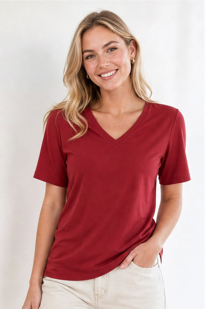 Stella Fiora top rood - Op model vooraanzicht