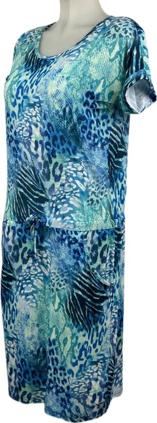 Angelle Milan – travelstof jurk – Zeeblauw/groene Strik Jurk – Ademend – Kreukherstellend – Duurzame jurk - Mapsy B.V