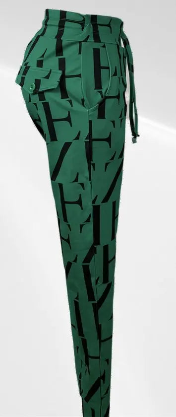 Angelle Milan - Casual broek - Groen met zwarte letters - Met taillekoord - Travelstof - In maat S - In 5 maten beschikbaar