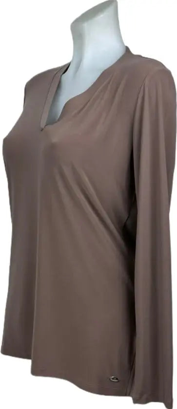 Angelle Milan – travelstof blouse – Effen Cappuchino blouse – Ademend – Kreukvrij – Duurzame Blouse - Mapsy B.V