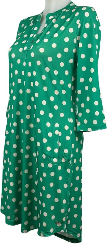 Angelle Milan – travelstof jurk – Groen/wit gestipte Jurk – Ademend – Kreukherstellend – Duurzame jurk - Mapsy B.V