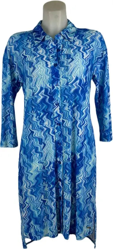 Angelle Milan – travelstof jurk voor dames – Blauwe Wavy Jurk – Ademend – Kreukherstellend – Duurzame jurk - Mapsy B.V