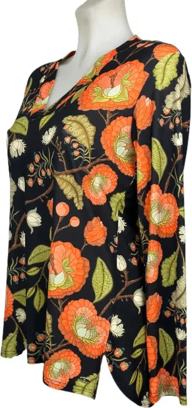 Angelle Milan – Travelkleding voor dames – Zwart Oranje bloemen blouse – Ademend – Kreukvrij – Duurzame Jurk - In 5 maten - Maat M