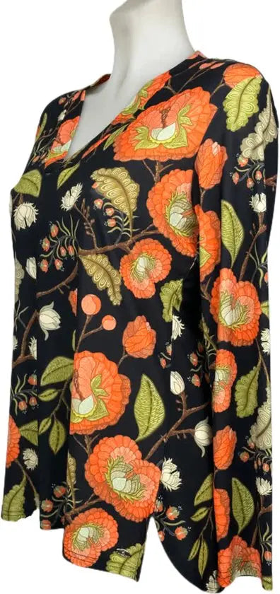 Angelle Milan – travelstof blouse – Zwart Oranje bloemen blouse – Ademend – Kreukvrij – Duurzame Jurk - Mapsy B.V