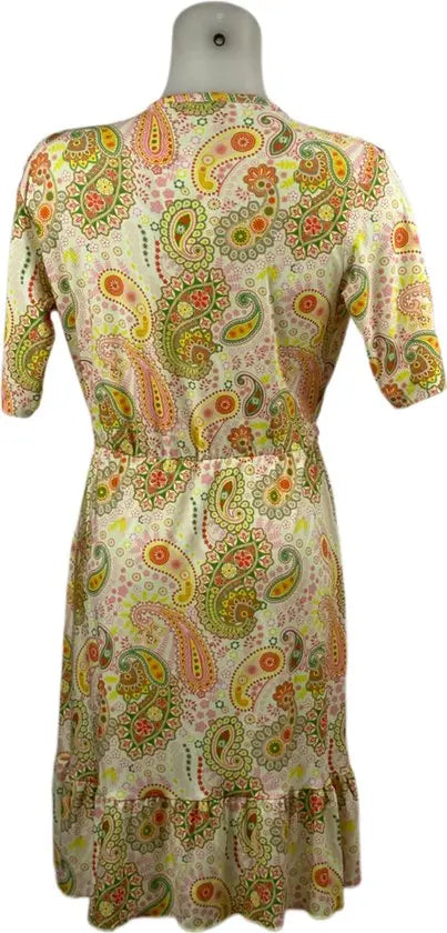 Angelle Milan – Travelkleding voor dames – Geel/Oranje Overslagjurk met Strik – Ademend – Kreukherstellend – Duurzame jurk - Mapsy B.V