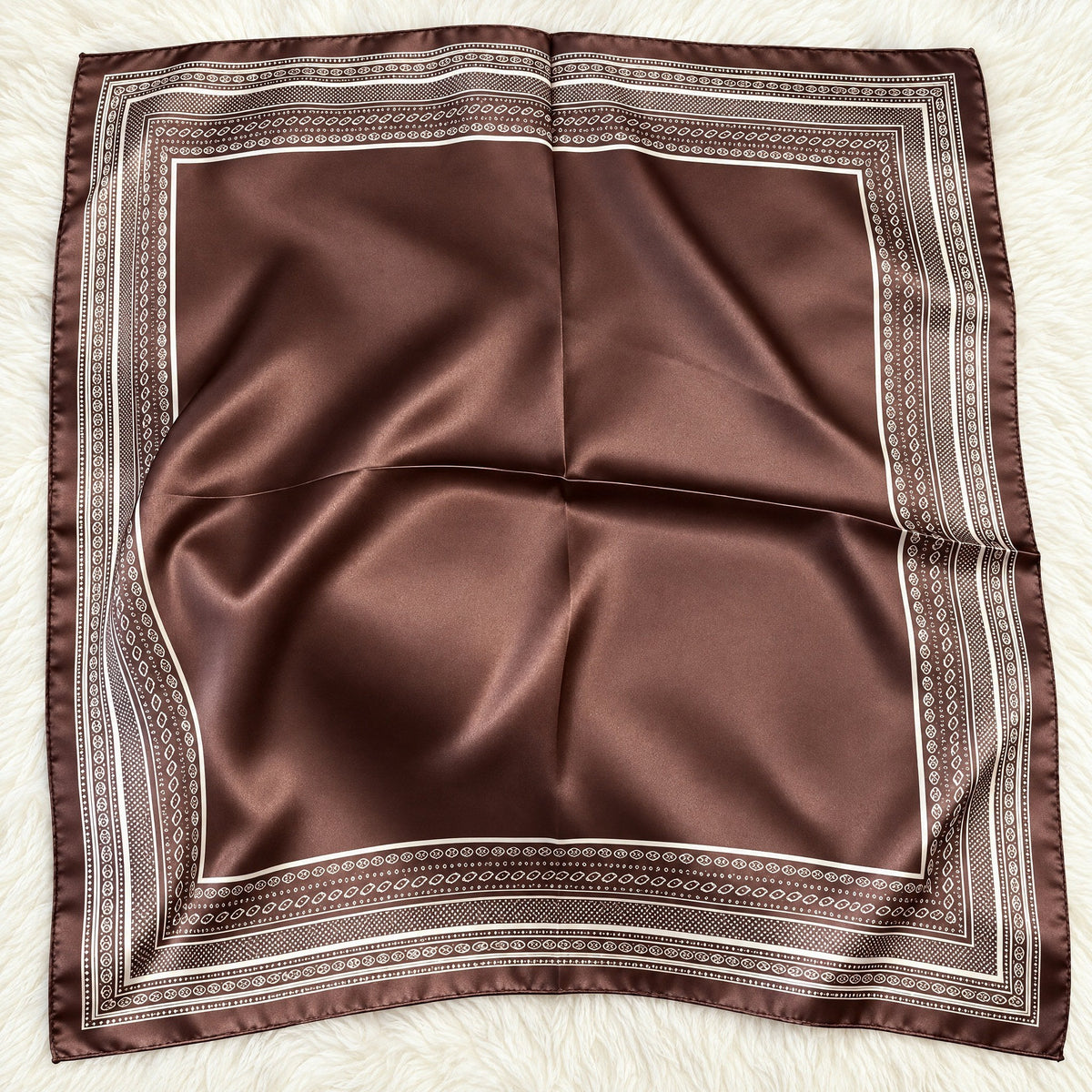 Satijnen Sjaal 70x70 - Bruin met Sierrand