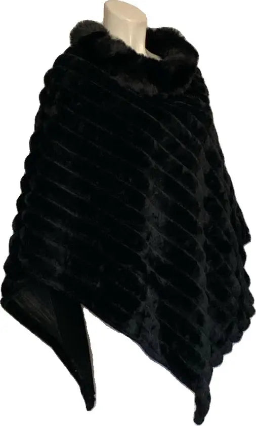 Zwart Faux Fur Poncho - Dames- Elegant Gelaagd Ontwerp, Zachte Kraag, Ruimvallend