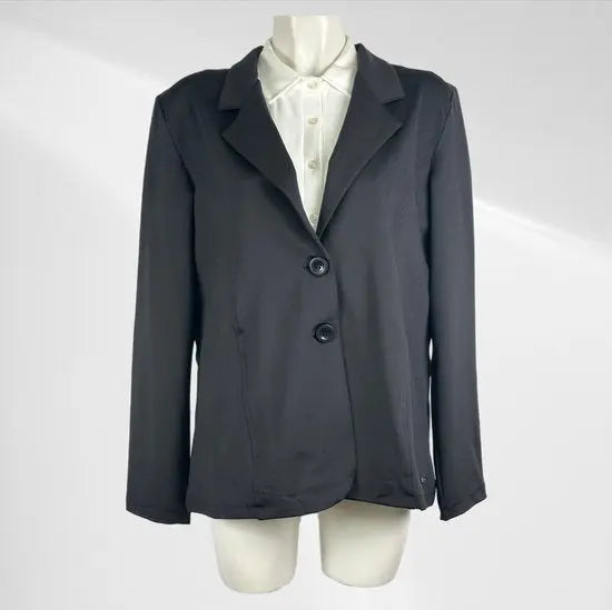 Angele Milan Plus Size Travelstof Blazer - Zwart - Stijlvol en Comfortabel - Soepelvallende Travelstof - Strijkvrij & Machinewasbaar - In 4 Grote Maten! - Mapsy B.V