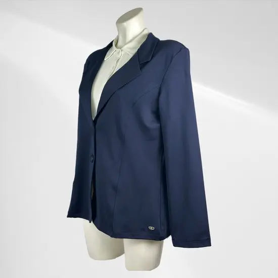 Angele Milan Plus Size Travelstof Blazer - Marineblauw - Stijlvol en Comfortabel - Soepelvallende Travelstof - Strijkvrij & Machinewasbaar - In 4 Grote Maten!