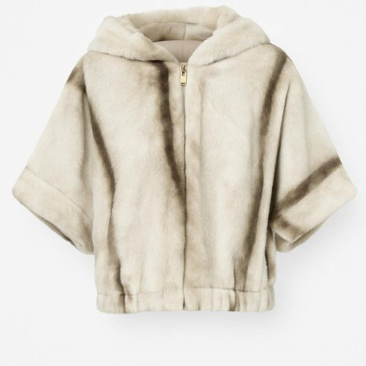 Faux Fur Cape met Capuchon