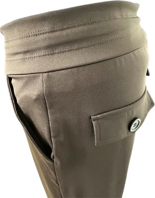 Angelle Milan – travelstof broek voor dames – Bruine Broek met Wijde Pijpen – Ademend – Kreukherstellend – Duurzame Broek - Mapsy B.V