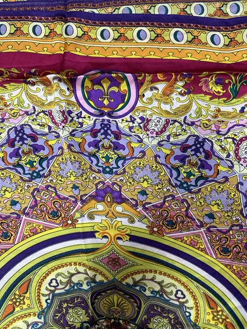 EcoChique multikleur zijden sjaal - Fuchsia - Zijdezacht - Trendy op TikTok - In 5 kleuren! - Mapsy B.V