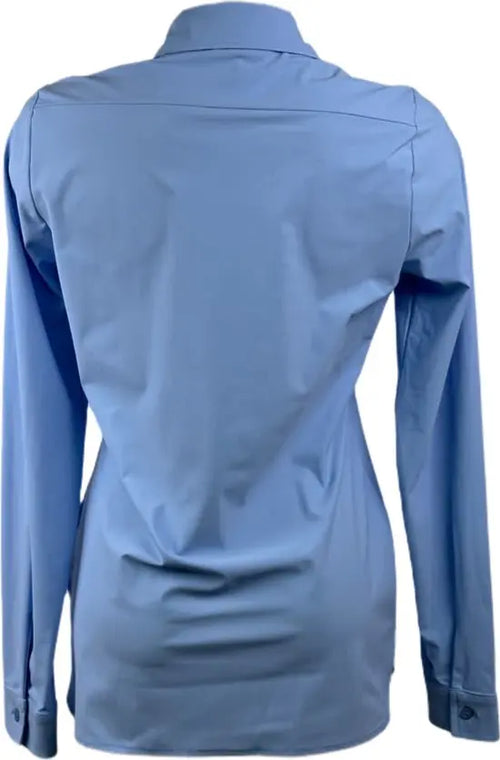 Angelle Milan – travelstof blouse – Lichtblauwe Casual Blouse – Ademend – Casual – Duurzame Blouse - Mapsy B.V