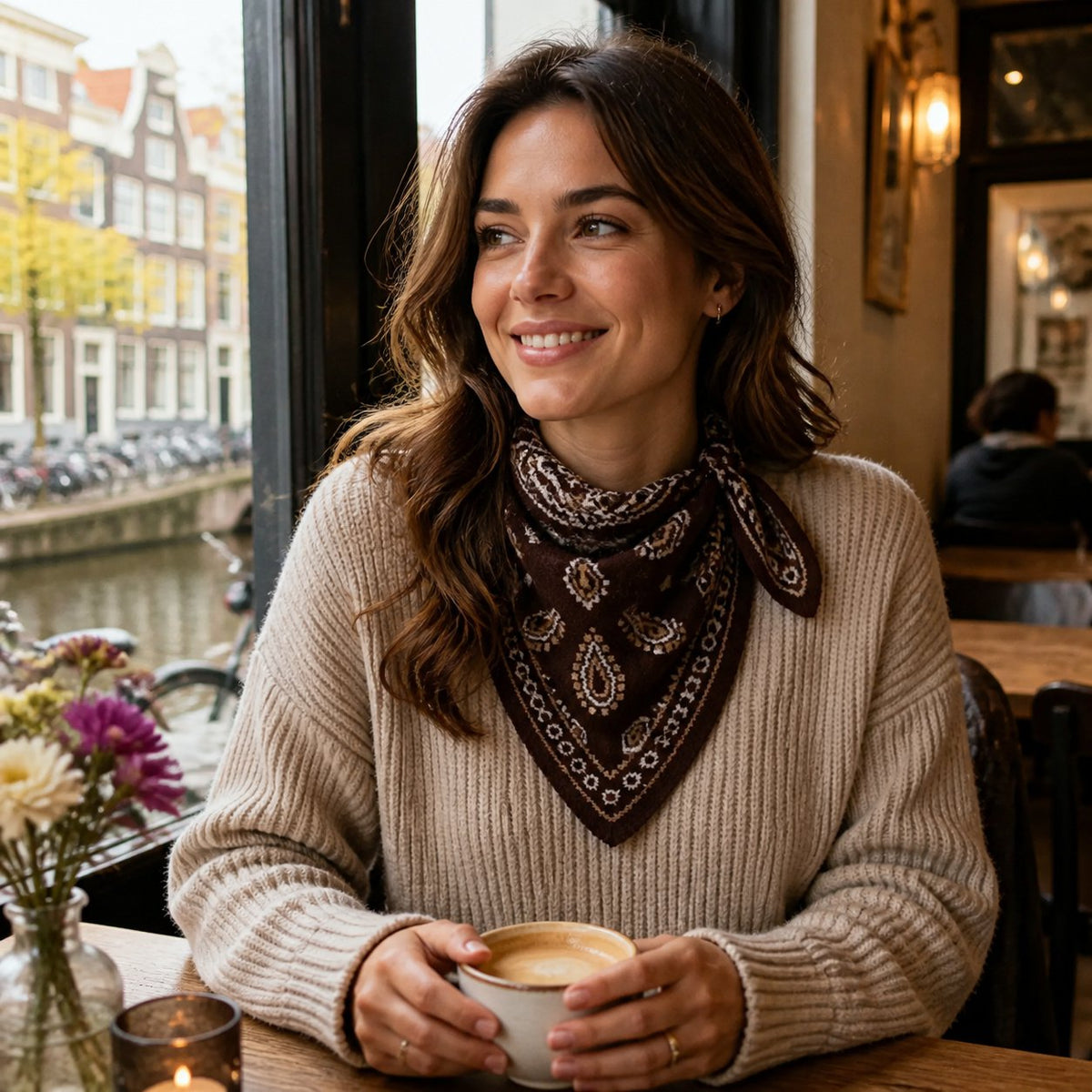 Gebreide Bandanasjaal met Paisleyprint
