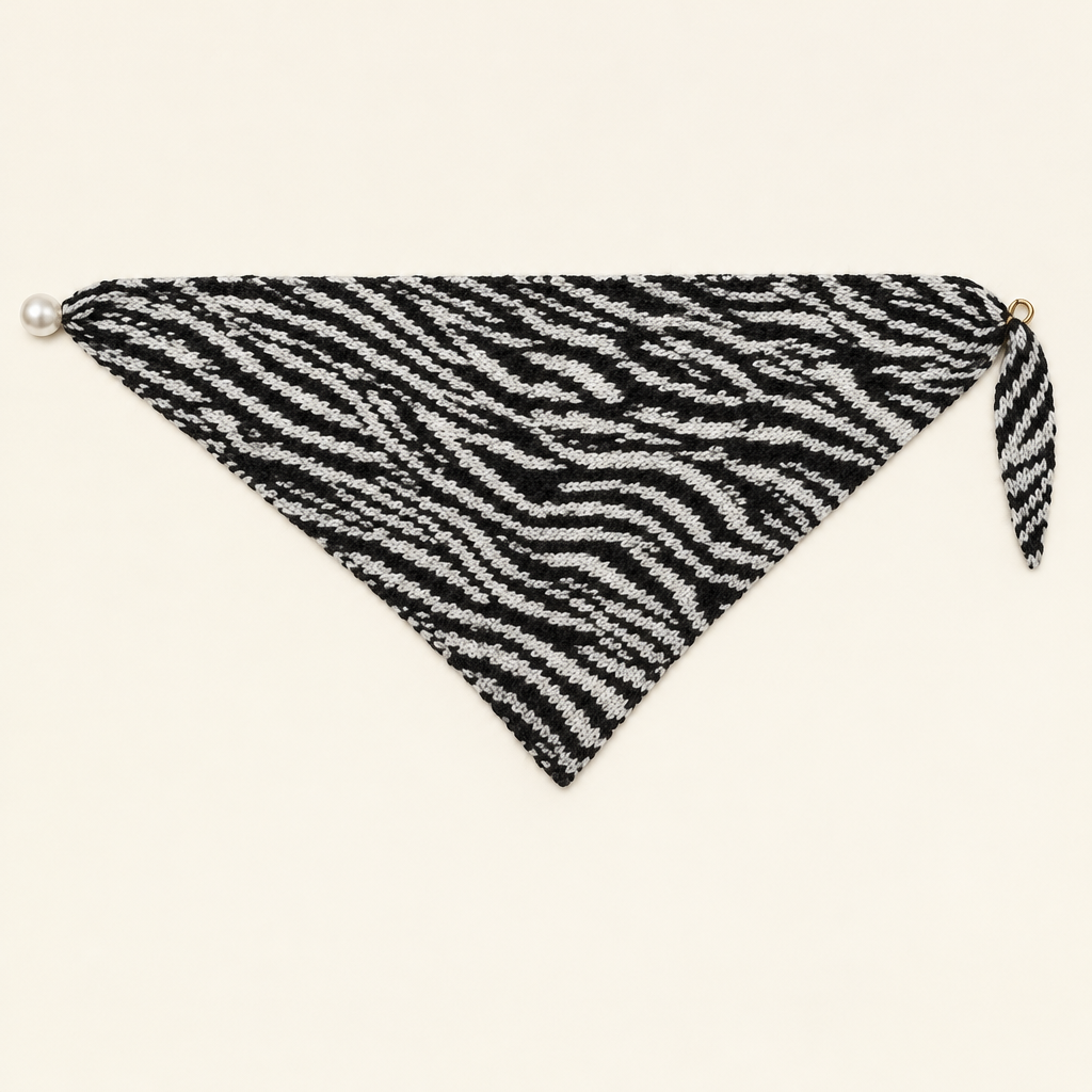 Gebreide Zebra Driehoeksjaal met Parel