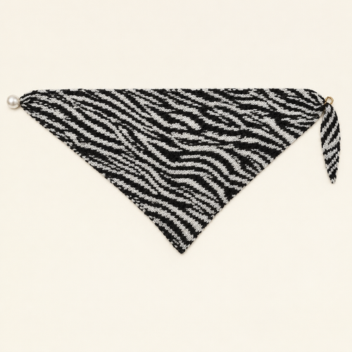Gebreide Zebra Driehoeksjaal met Parel