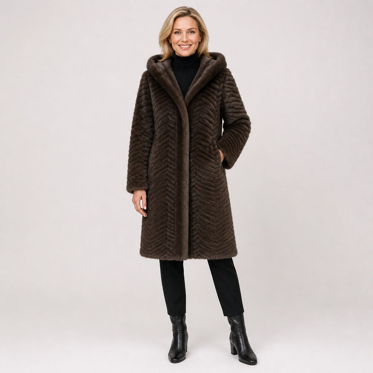 Lange Geribbelde Faux Fur Jas - Capuchon - One Size - Donkerbruin