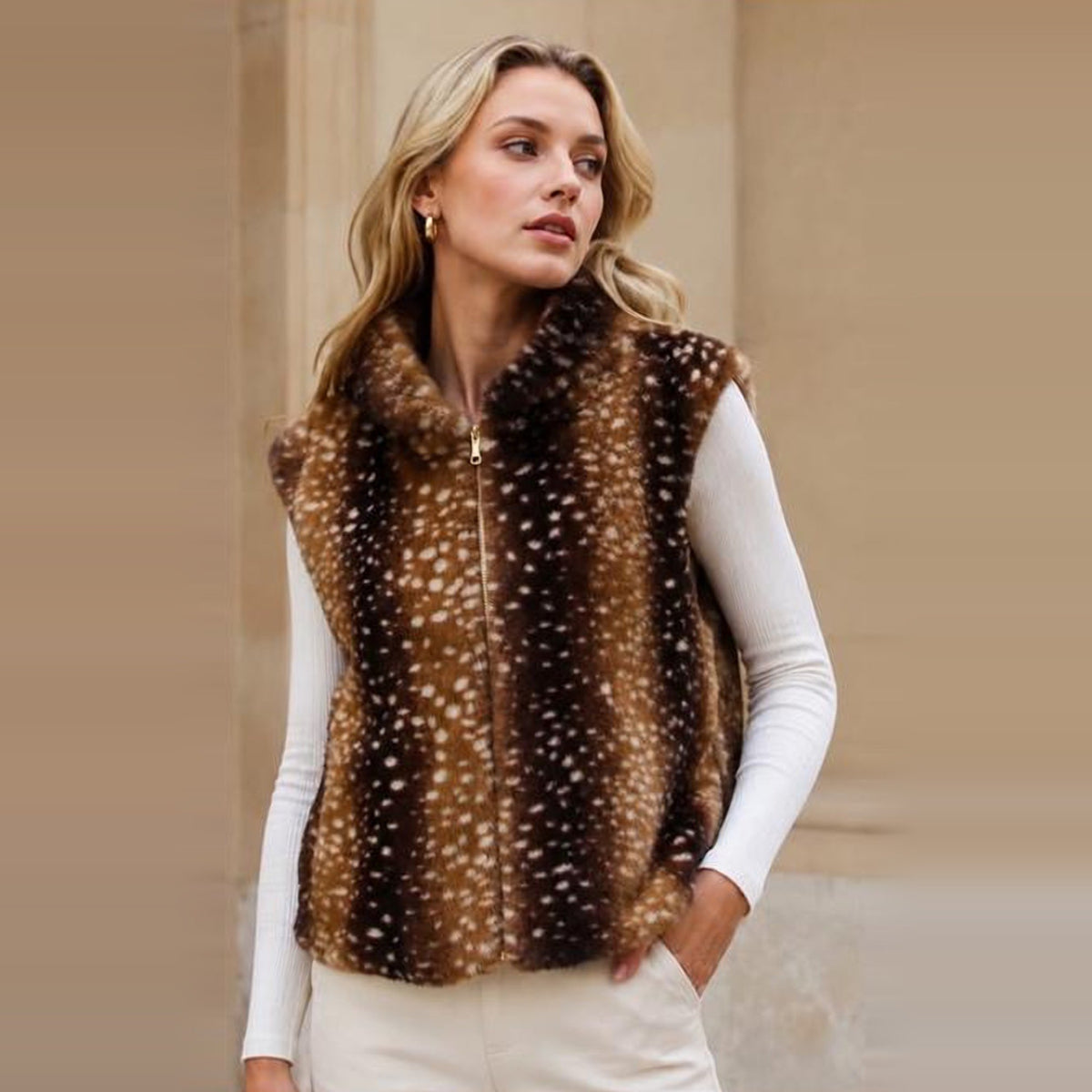 Faux Fur Bodywarmer met Capuchon - Hertenprint