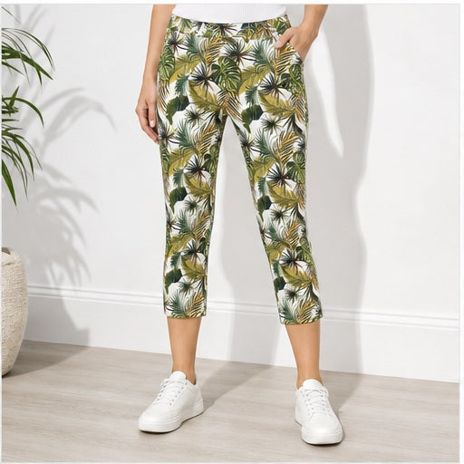 Angelle Milan Capri Broek Travelstof - Groen Palmprint - gedragen op model