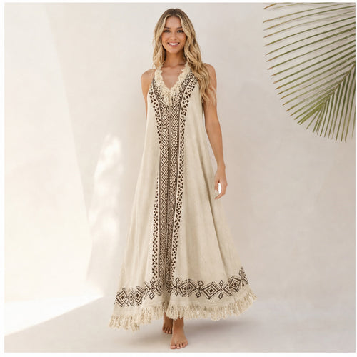 HS Katoenen Zomerjurk Ibiza Halter - Boho Prints - Katoenen Zomerjurk Bruin Boho Fringe - gedragen op model