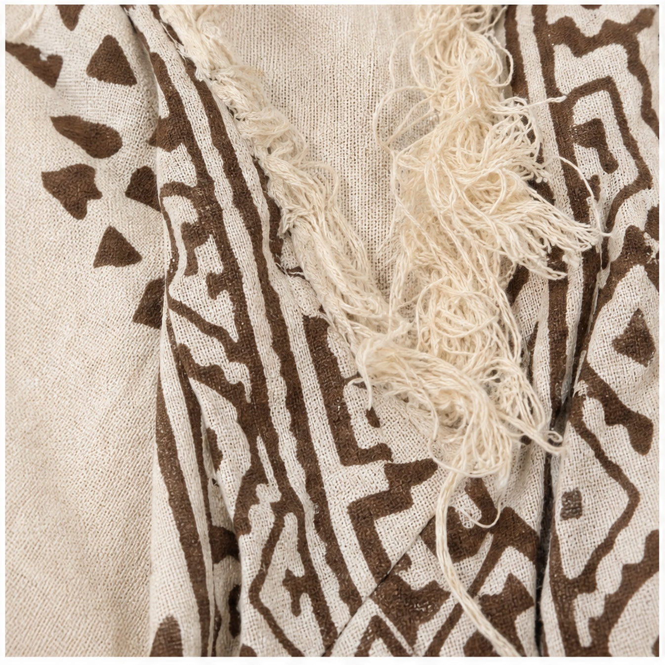 HS Katoenen Zomerjurk Ibiza Halter - Boho Prints - Katoenen Zomerjurk Bruin Boho Fringe - detail van materiaal en afwerking