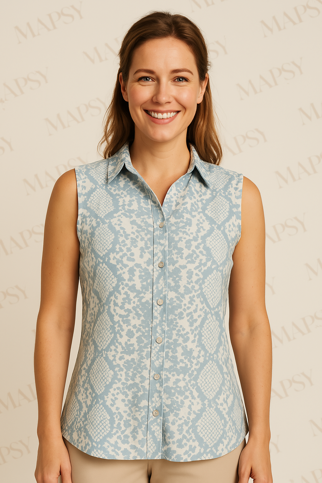 Angelle Milan – travelstof blouse – Lichtblauw/witte Mouwloze Blouse – Ademend – Kreukherstellend – Duurzame blouse - Mapsy B.V