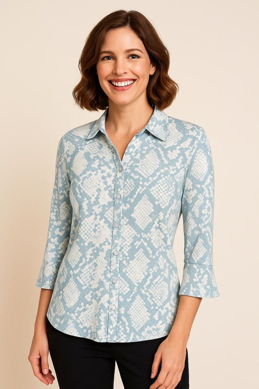 Angelle Milan - Casual travelstof blouse - Blauwe print - Travelstof - In 5 maten verkrijgbaar - Mapsy B.V