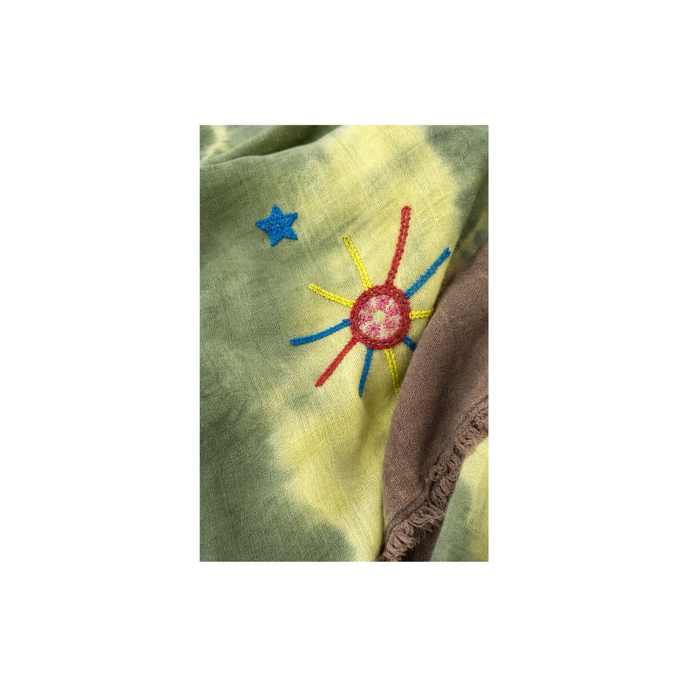 HS Lange Sjaal met Patches Handmade - Meerdere Kleuren - Groen bloemenpatch - detail