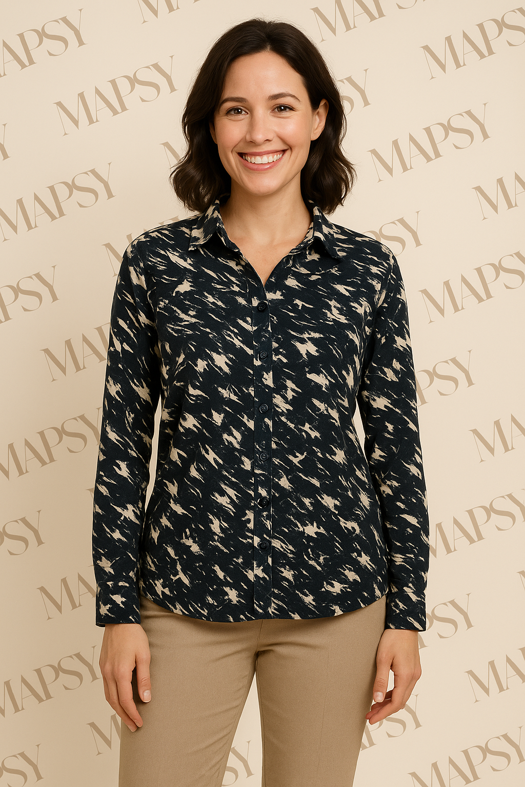 Ann Gissy Blouse - Zwart Patroon - Licht en Kreukvrij! - In 5 maten (L) - Mapsy B.V