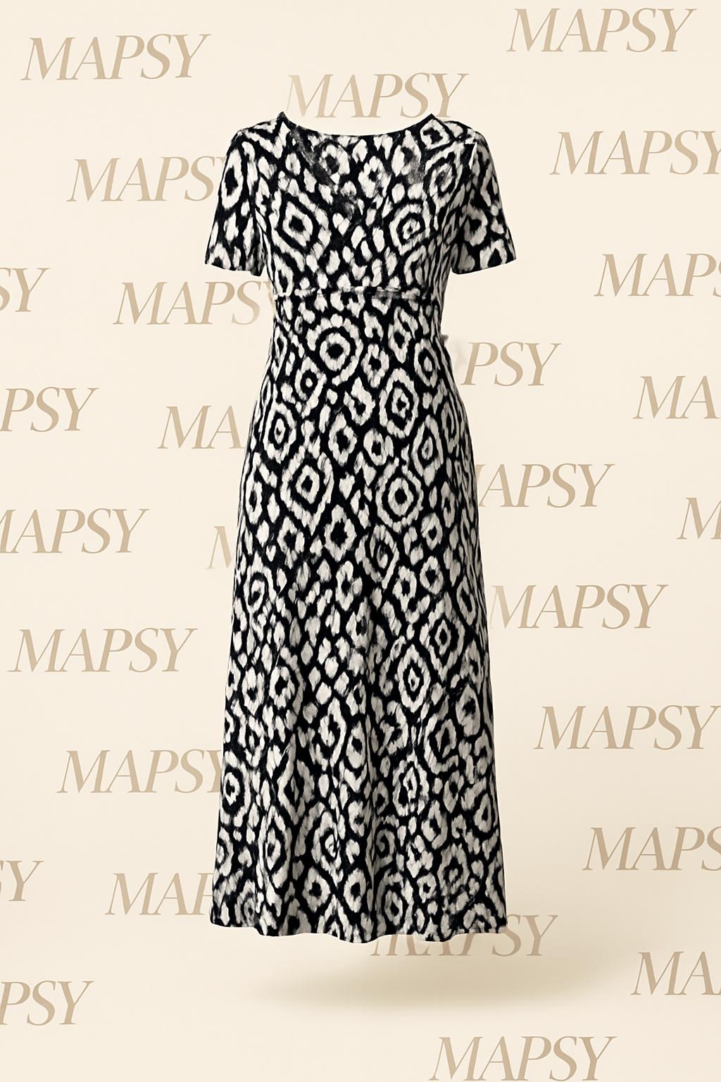 Maxi Dress Zwart Wit Ikat – Jimi Fei Paris | One Size Kreukvrije Elegantie - Mapsy B.V