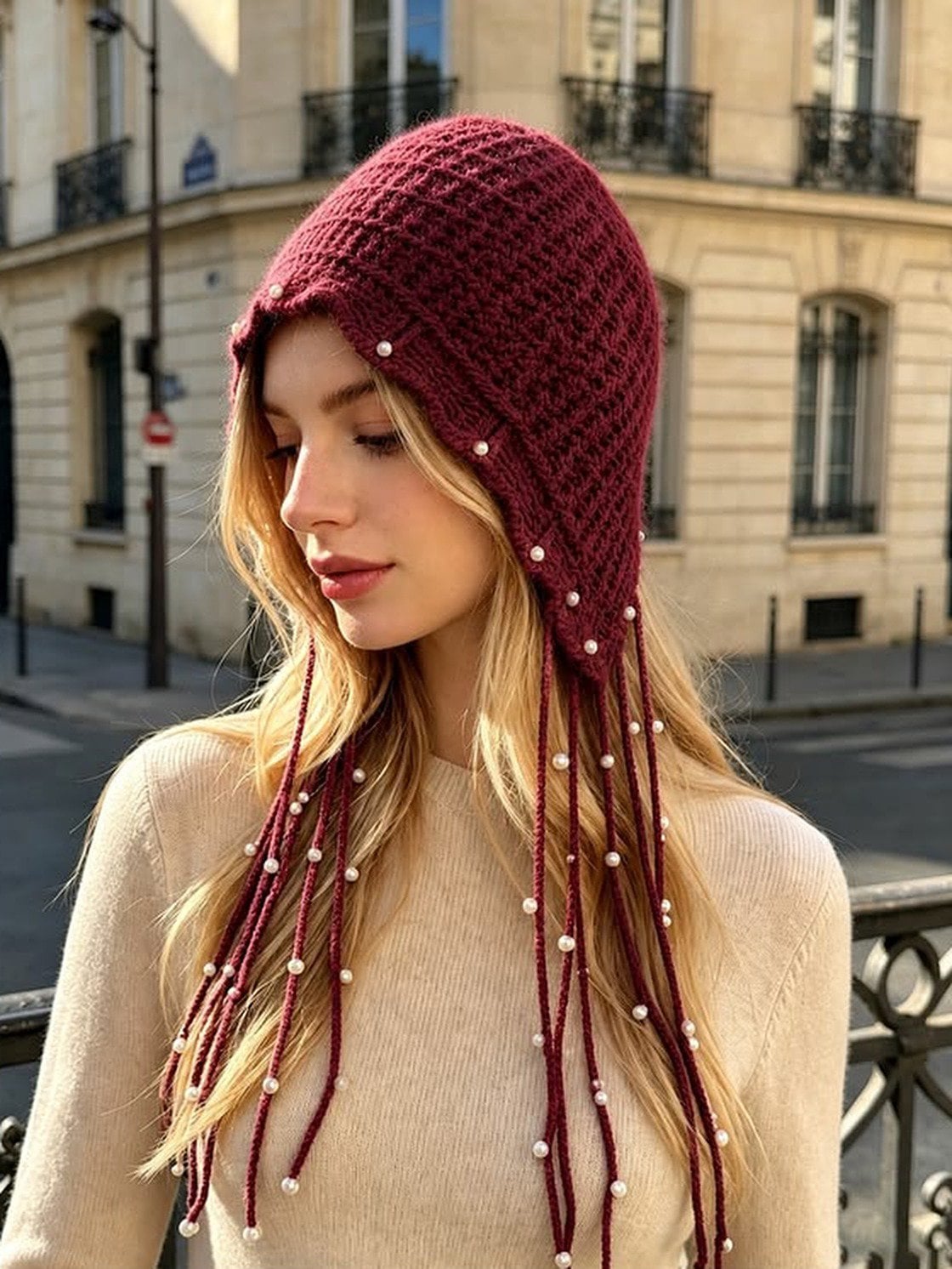 Gebreide Bonnet met Parelkoordjes