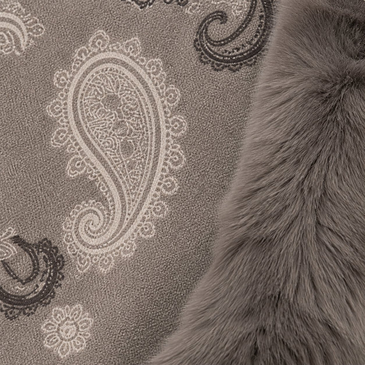 Paisley Stola met Faux Fur Rand - 65x180 cm