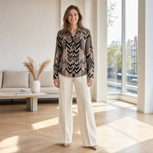 Angelle Milan Travelstof Blouse - Zwart Taupe Chevronprint