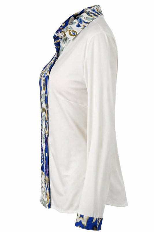 Angelle Milan – Bluse aus Reisestoff in 50/50 Blau/Beige für Damen – Reisestoff – Komfort – Bügelfrei – Nachhaltig – In 5 Größen!