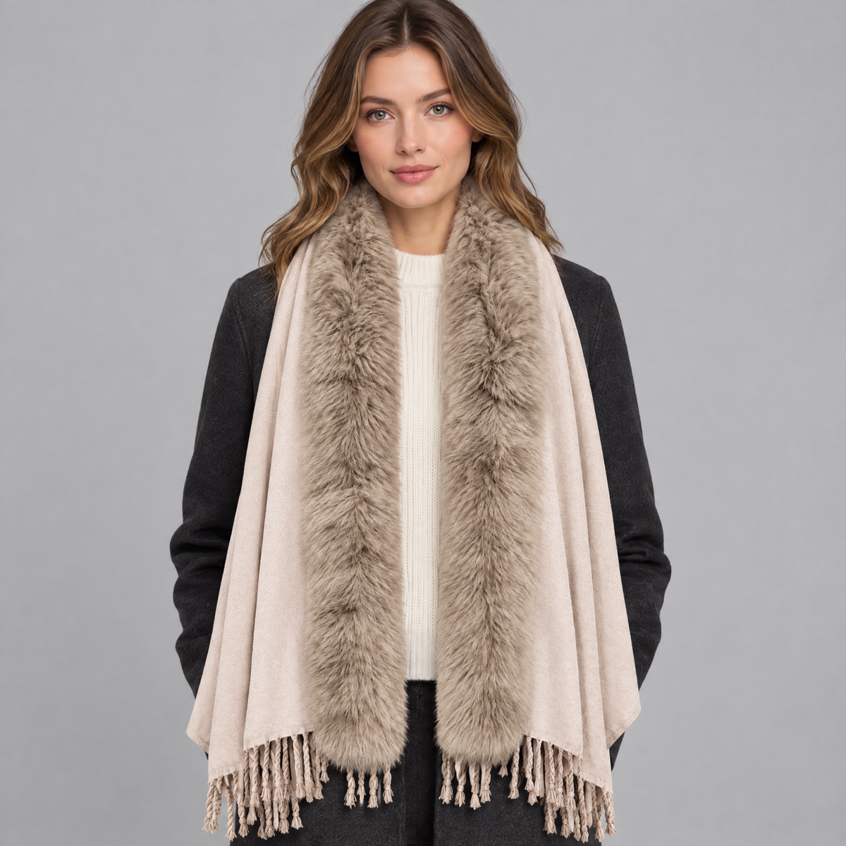Stola met Faux Fur Kraag en Franjes, foto 7