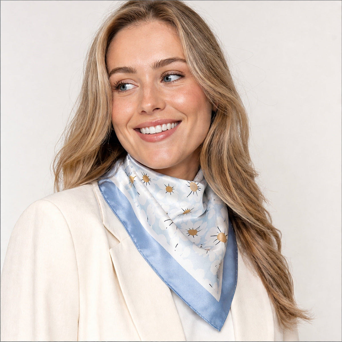 Vierkante Sjaal 70x70 Satijnlook – Madeliefjes