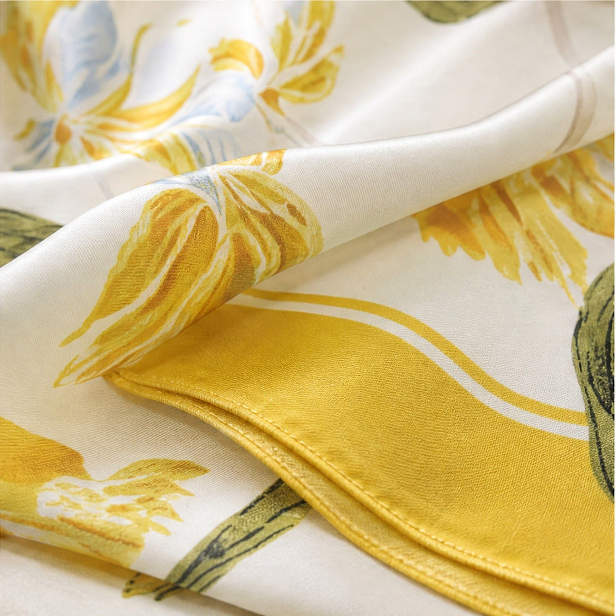 Vierkante Sjaal 70x70 Satijnlook – Bloemenprint