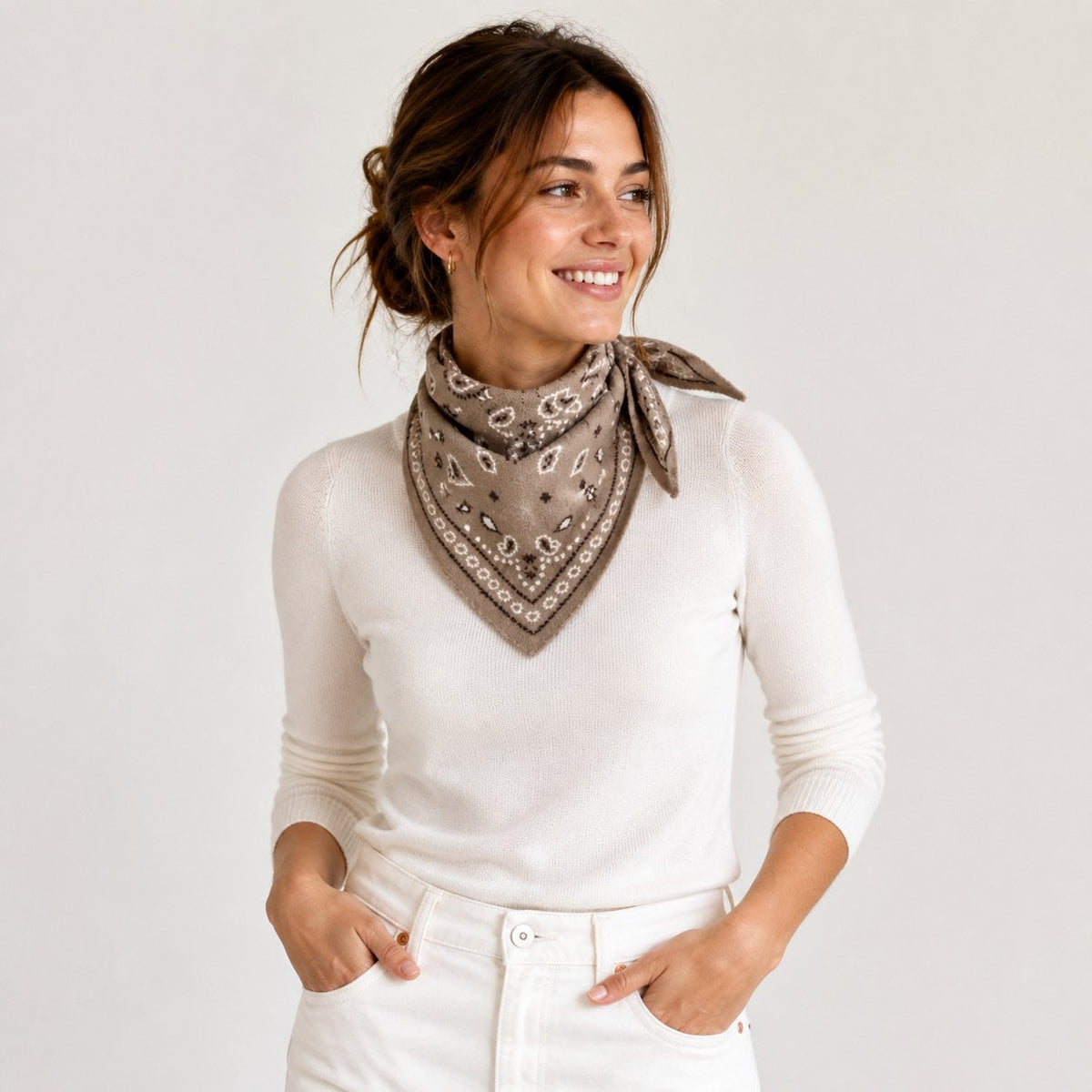 Gebreide Bandanasjaal met Paisleyprint