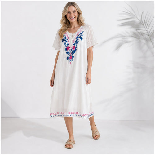 HS Jurk Handmade in India Blauw roze borduur - op model
