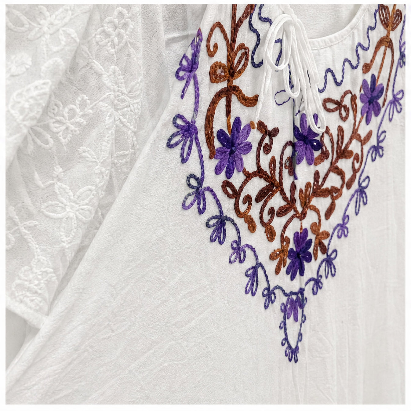 HS Jurk Handmade in India Bruin paars borduur - detail van handwerk en borduursel