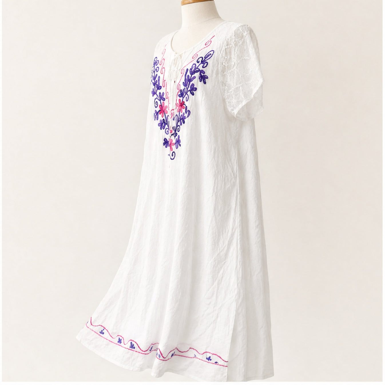 HS Jurk Handmade in India Paars roze borduur - zijaanzicht