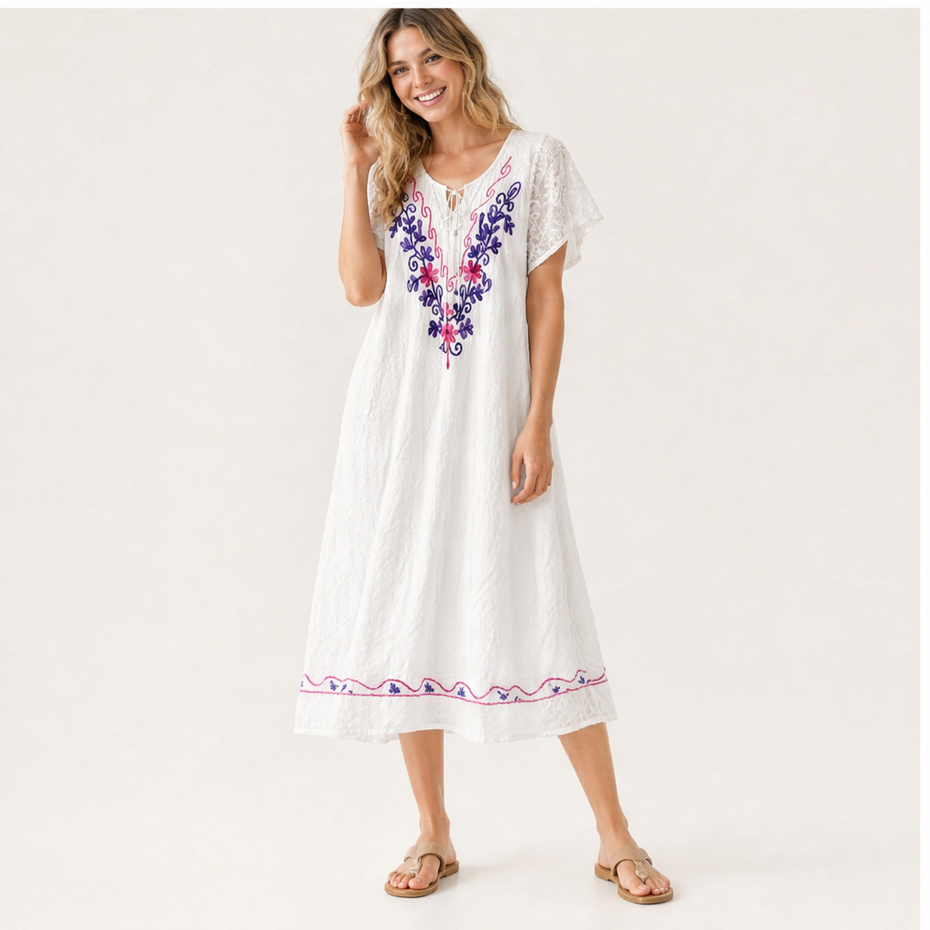 HS Jurk Handmade in India Paars roze borduur - op model