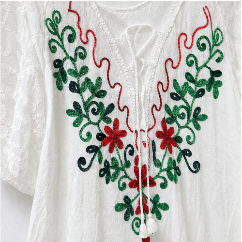 HS Jurk Handmade in India Rood groen borduur - detail van handwerk en borduursel